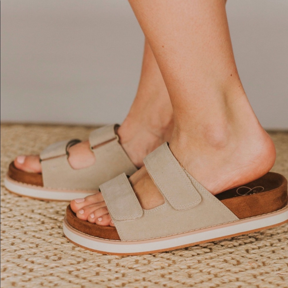 Bethany sandals from onelovedbabe in moth/tan